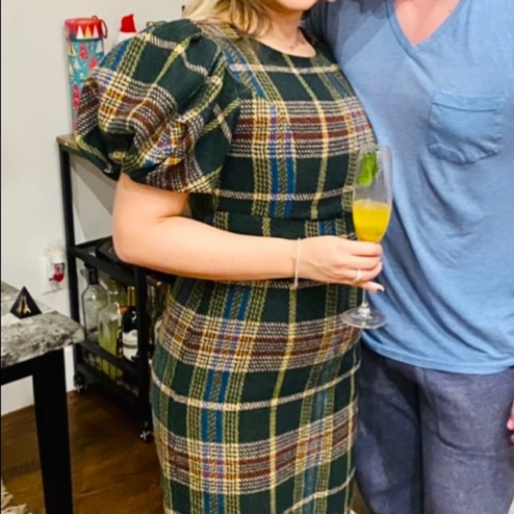 Ivy City plaid knee length dress! Medium